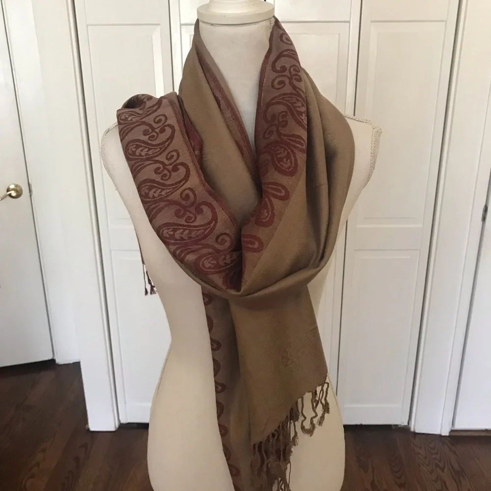 Cashmere Pashmina Wrap Scarf with paisley print border. Brown NWOT
